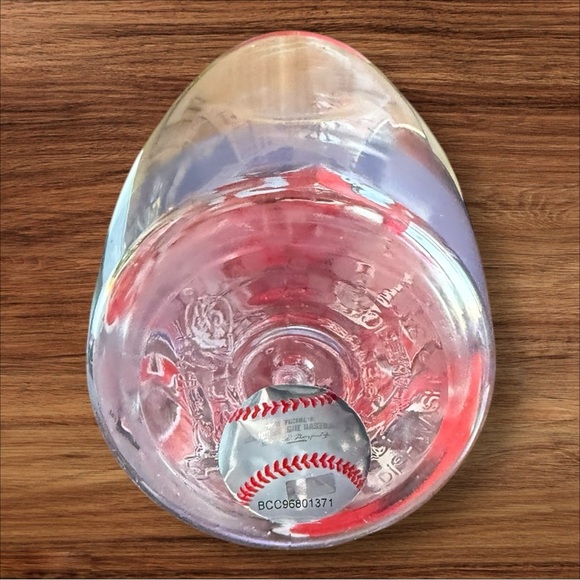 CINCINNATI REDS ALL OVER TERVIS WRAP WATER BOTTLE
NEW - Picture 7 of 7